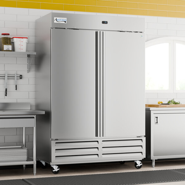 REFRIGERATOR 